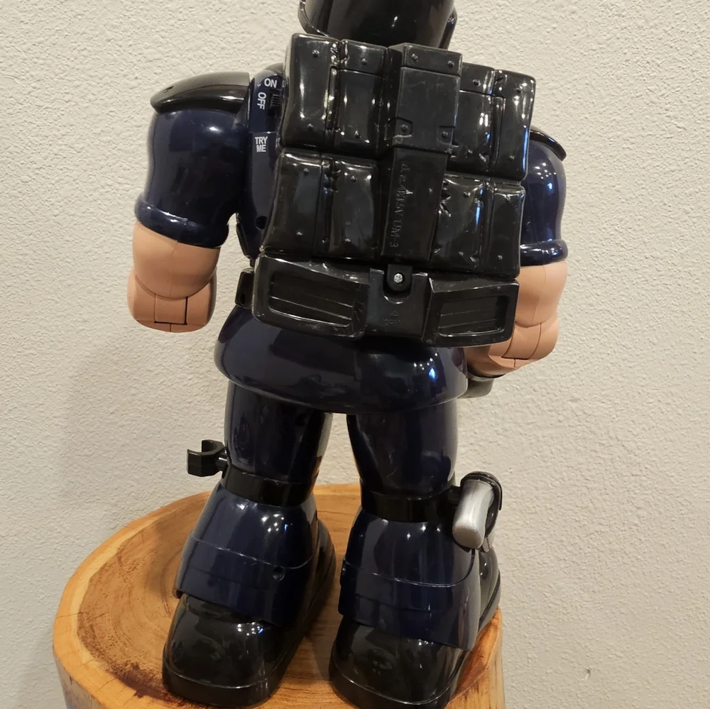 Hap-P-Kid 2010 Talking Policeman Figure‎ Toy